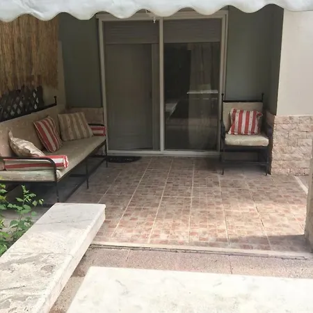 Daire Cozy Garden 700m From St Luke S Hospital